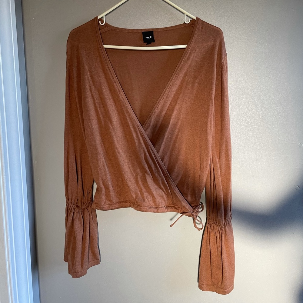 NUDE: Top